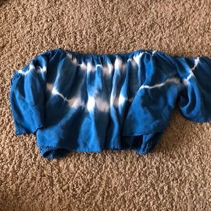 Off the shoulder angl crop top